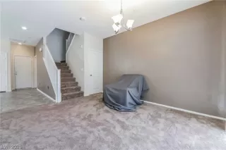 Photo #6: 2314393 Listing