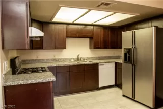 Photo #3: 2314398 Listing 