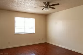 Photo #5: 2314398 Listing 