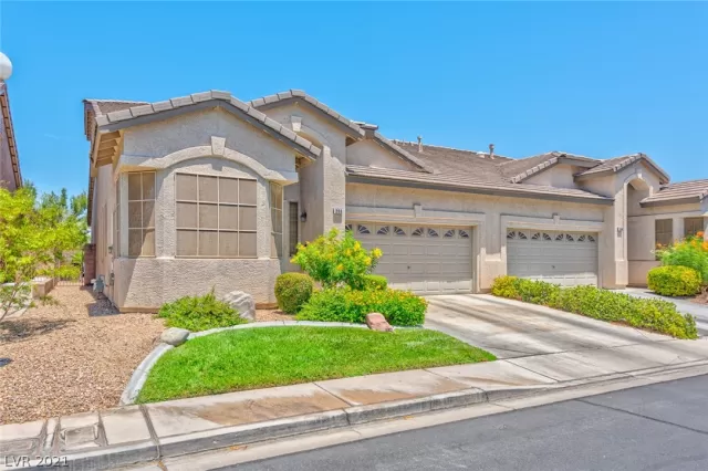 MLS: 2314412 Condo For Sale