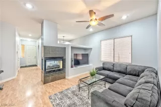 Photo #2: 2314412 Listing 