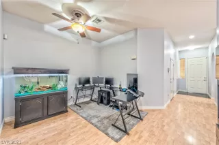 Photo #4: 2314412 Listing 