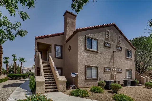 MLS: 2314413 Condo For Sale