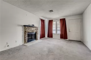 Photo #5: 2314413 Listing 