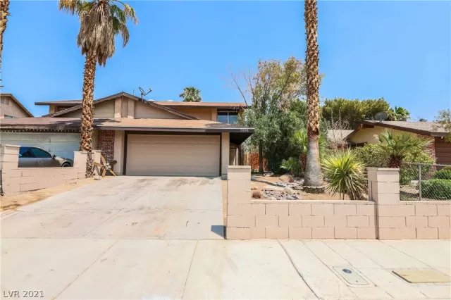 MLS: 2314415 Condo For Sale