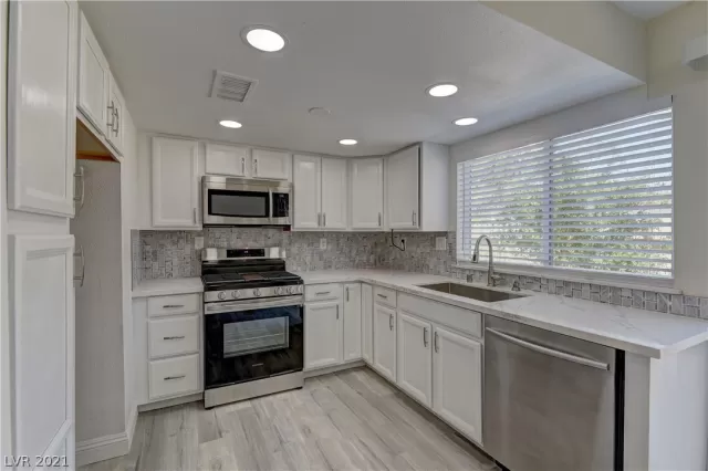 MLS: 2314424 Condo For Sale