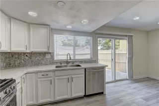 Photo #1: 2314424 Listing