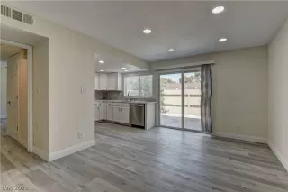 Photo #2: 2314424 Listing