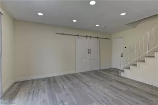 Photo #4: 2314424 Listing