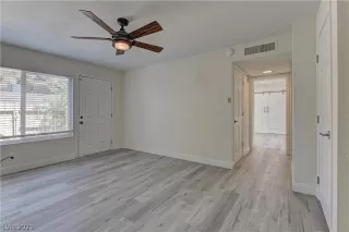 Photo #5: 2314424 Listing