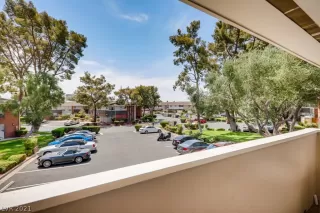 Photo #5: 2314442 Listing