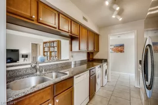 Photo #6: 2314442 Listing