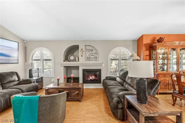 MLS: 2314457 Condo For Sale