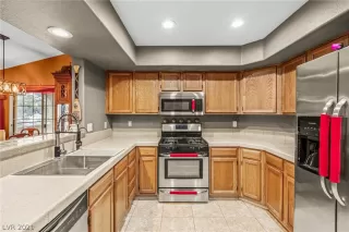 Photo #2: 2314457 Listing