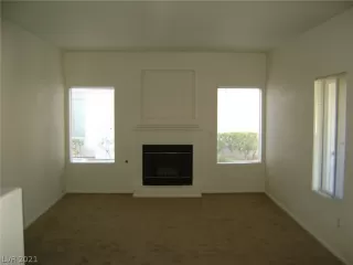 Photo #3: 2314479 Listing