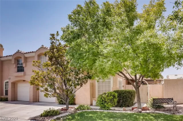 MLS: 2314497 Condo For Sale