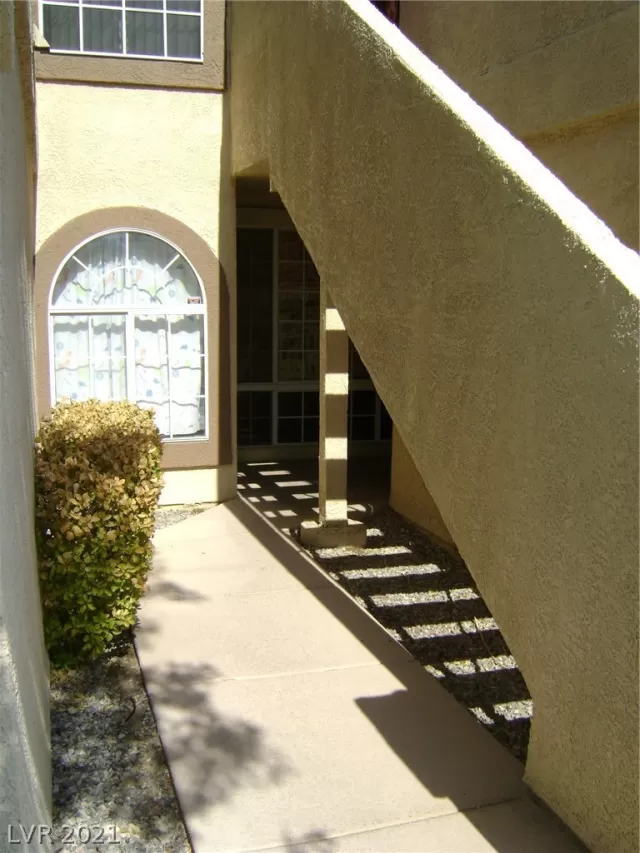 MLS: 2314511 Condo For Sale