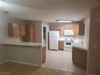 Photo #5: 2314511 Listing 