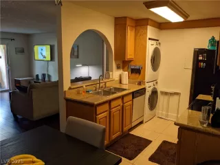 Photo #6: 2314514 Listing