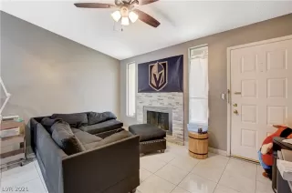 Photo #4: 2314521 Listing