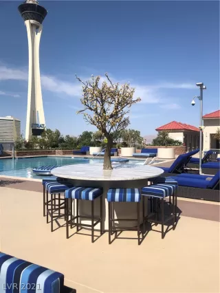 Photo #3: 2314525 Listing 