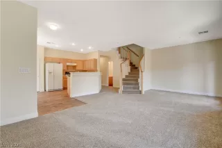 Photo #5: 2314531 Listing 