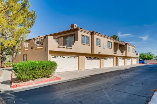 MLS: 2314548 Condo For Sale