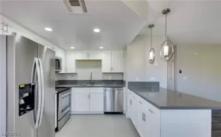 Photo #3: 2314554 Listing