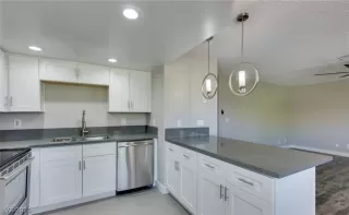 Photo #4: 2314554 Listing