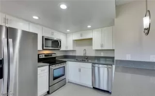 Photo #5: 2314554 Listing