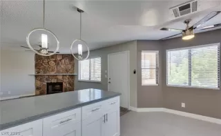 Photo #6: 2314554 Listing