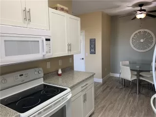 Photo #4: 2314568 Listing