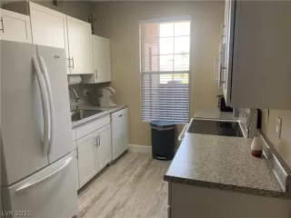 Photo #5: 2314568 Listing