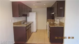 Photo #5: 2314580 Listing