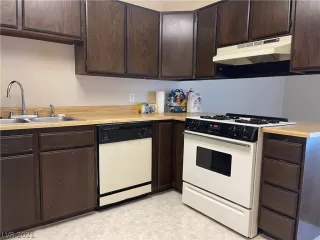 Photo #5: 2314612 Listing 