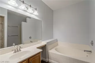 Photo #3: 2314616 Listing