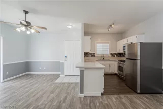 Photo #4: 2314616 Listing