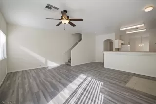 Photo #2: 2314619 Listing 