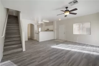 Photo #3: 2314619 Listing 