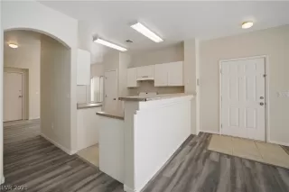 Photo #4: 2314619 Listing 