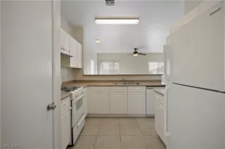 Photo #6: 2314619 Listing 