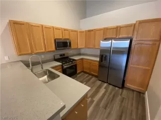 Photo #5: 2314632 Listing 