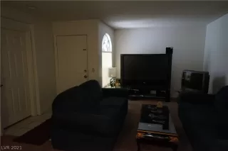 Photo #3: 2314771 Listing