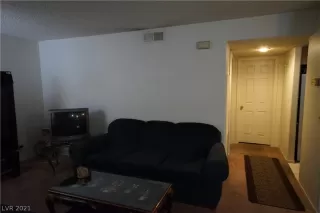 Photo #4: 2314771 Listing