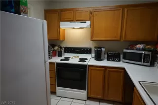 Photo #6: 2314771 Listing