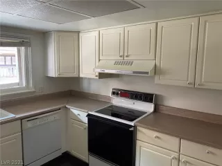 Photo #3: 2314788 Listing 