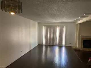 Photo #5: 2314788 Listing 