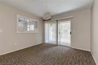 Photo #3: 2314812 Listing