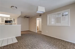 Photo #4: 2314812 Listing