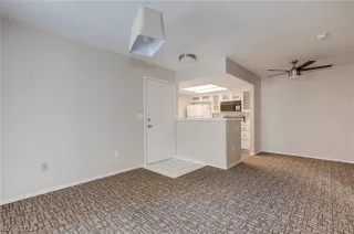 Photo #5: 2314812 Listing